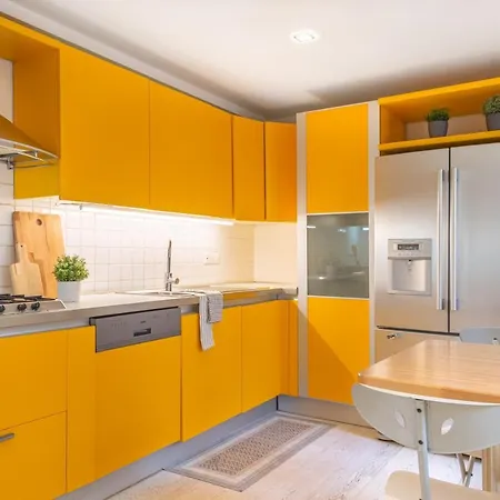 80m² 3 Slaapkamer, 3 Privé Badkamer In Stadscentrum *