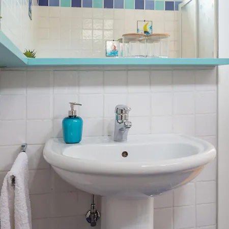 Appartement 80m² 3 Slaapkamer, 3 Privé Badkamer In Stadscentrum Triëst