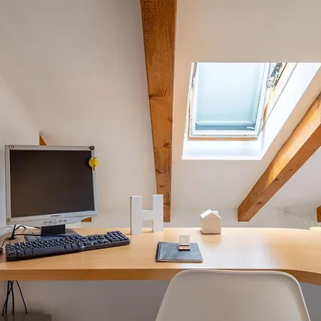 80m² 3 Slaapkamer, 3 Privé Badkamer In Stadscentrum Appartement Triëst